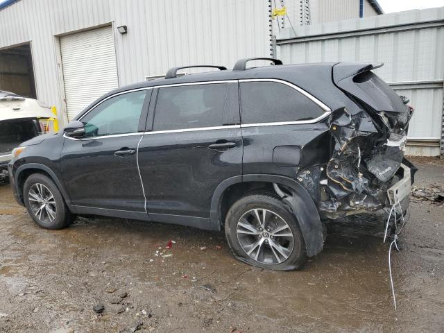 Image 2 of 2019 TOYOTA HIGHLANDER LE 2019 with VIN 5TDZARFH5KS044341