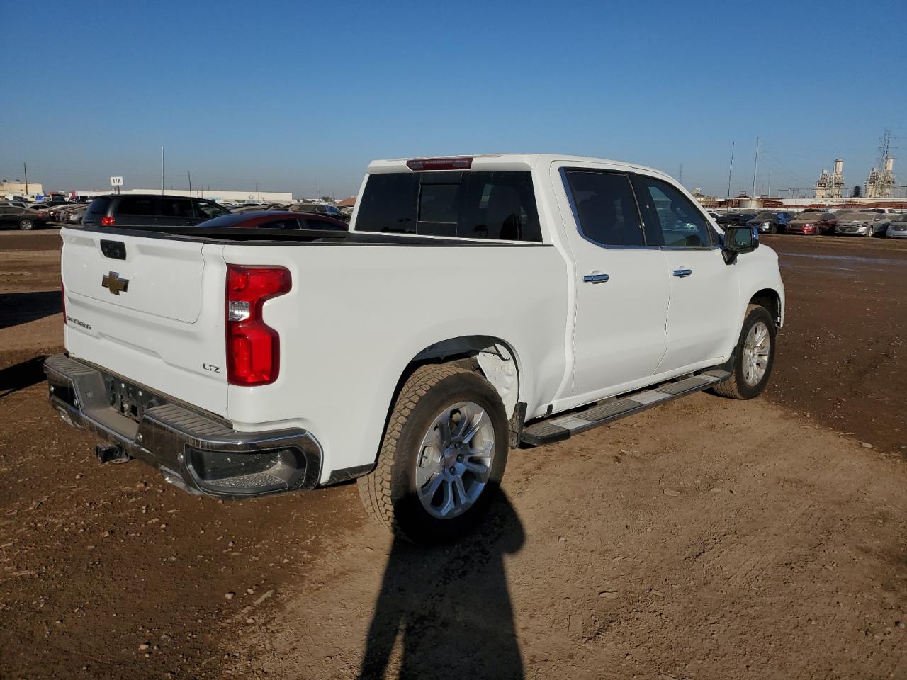 Изображение 3 2022 CHEVROLET SILVERADO K1500 LTZ 2022 с VIN 3GCUDGET2NG537215