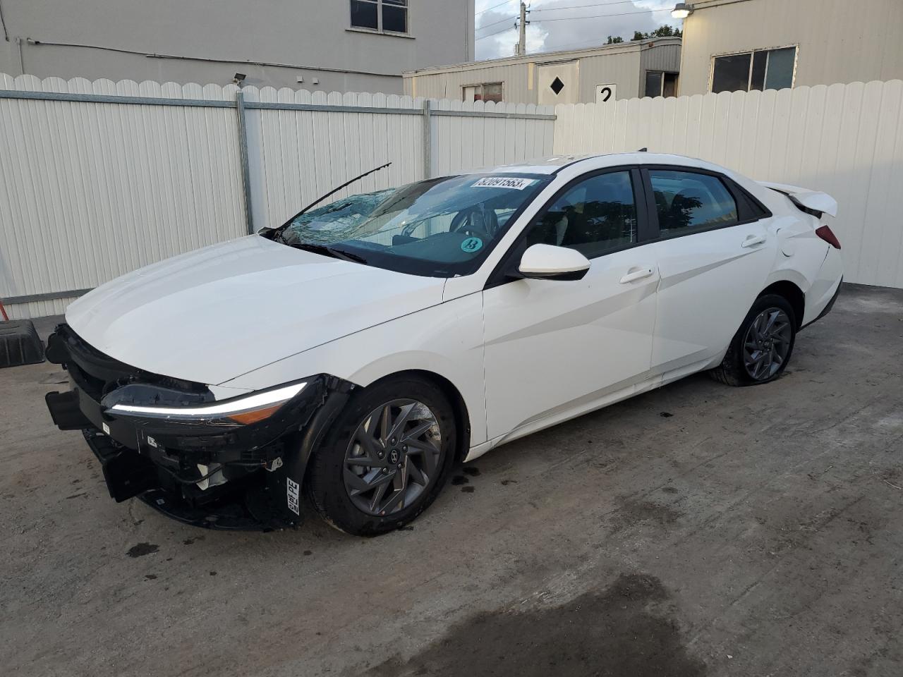 Obraz 1 z 2024 HYUNDAI ELANTRA SEL 2024 z VIN KMHLM4DG3RU664780