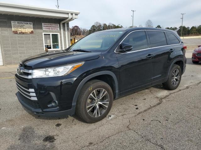 2017 TOYOTA HIGHLANDER LE 2017 image