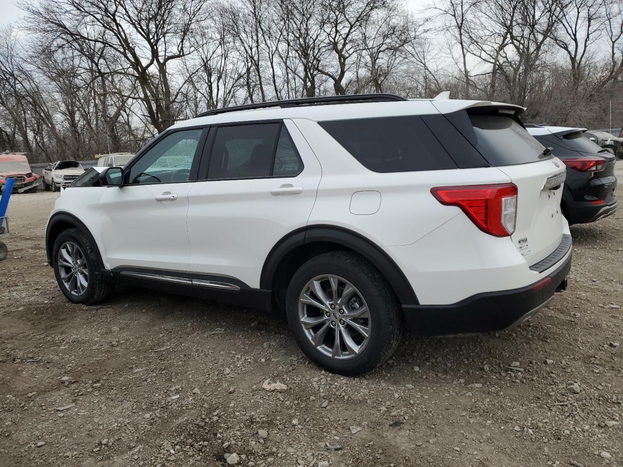 Изображение 2 2023 FORD EXPLORER XLT 2023 с VIN 1FMSK8DH7PGA11852