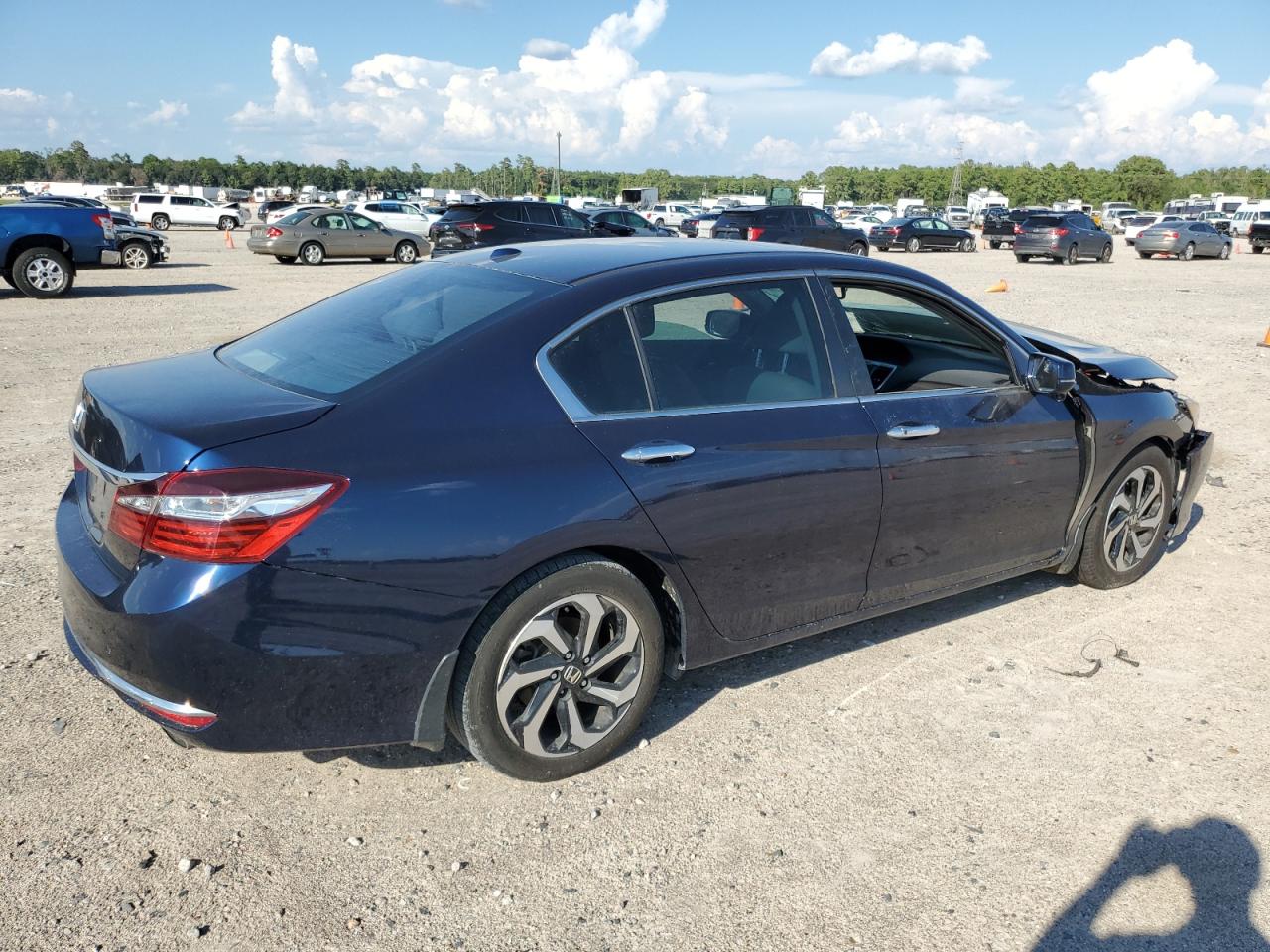Изображение 3 Honda Accord Exl 2016 с VIN 1HGCR2F8XGA155186