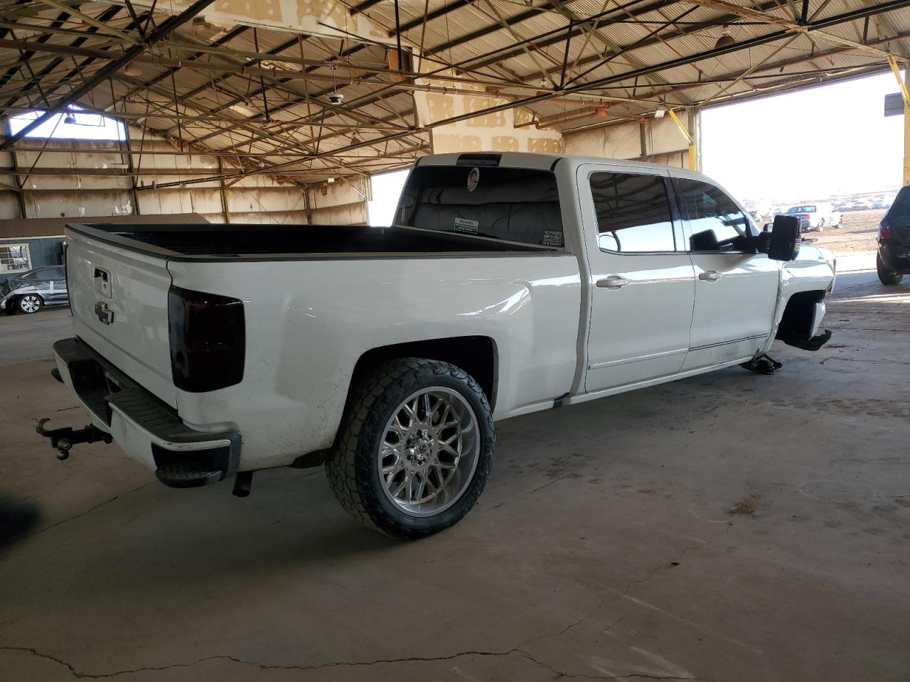 Image 3 of 2016 CHEVROLET SILVERADO K1500 LT 2016 with VIN 3GCUKREC1GG224838