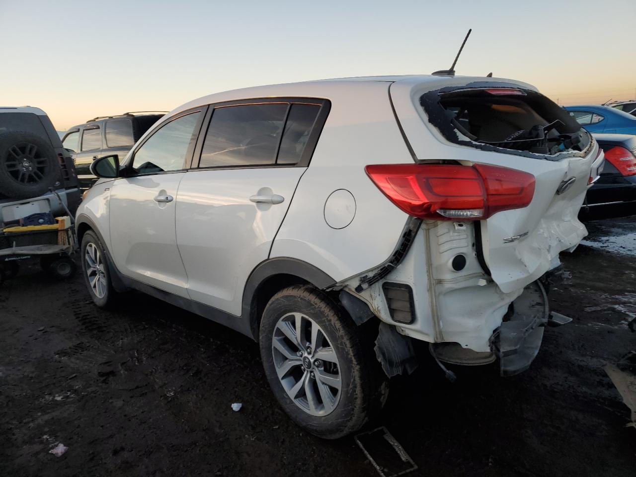 Изображение 2 2015 KIA SPORTAGE LX 2015 с VIN KNDPBCAC3F7675747