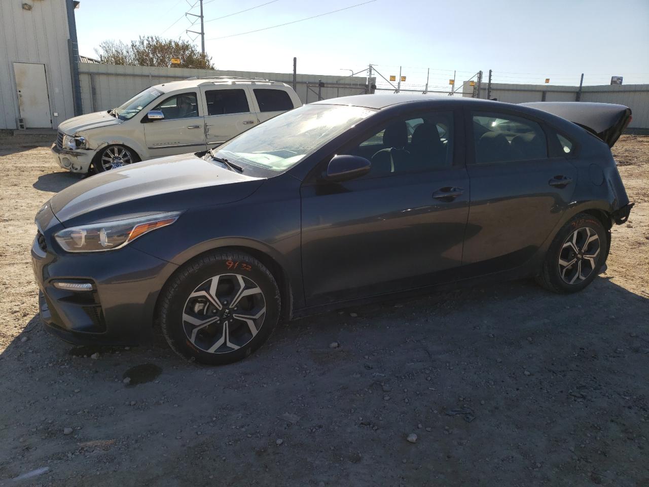 Изображение 1 2021 KIA FORTE FE 2021 с VIN 3KPF24AD3ME331276