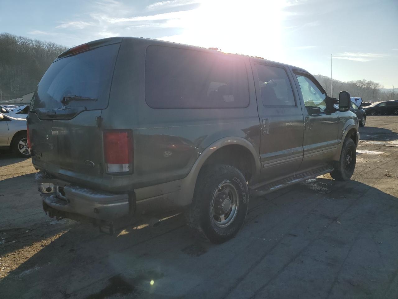 Image 3 of 2002 FORD EXCURSION LIMITED 2002 with VIN 1FMNU43S92EA47852