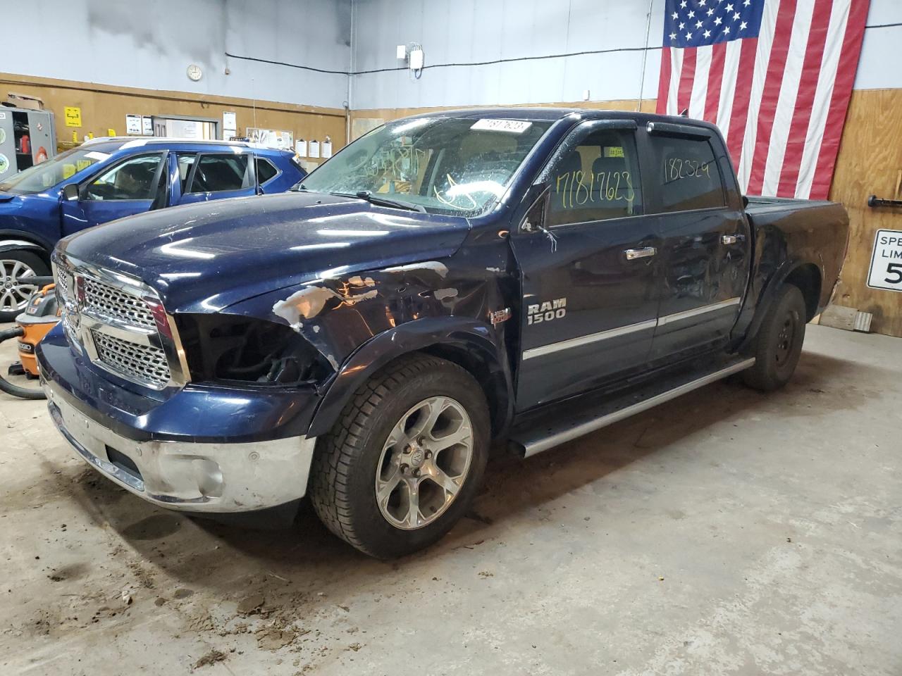 Изображение 1 2015 RAM 1500 LARAMIE 2015 с VIN 1C6RR7NT0FS648032