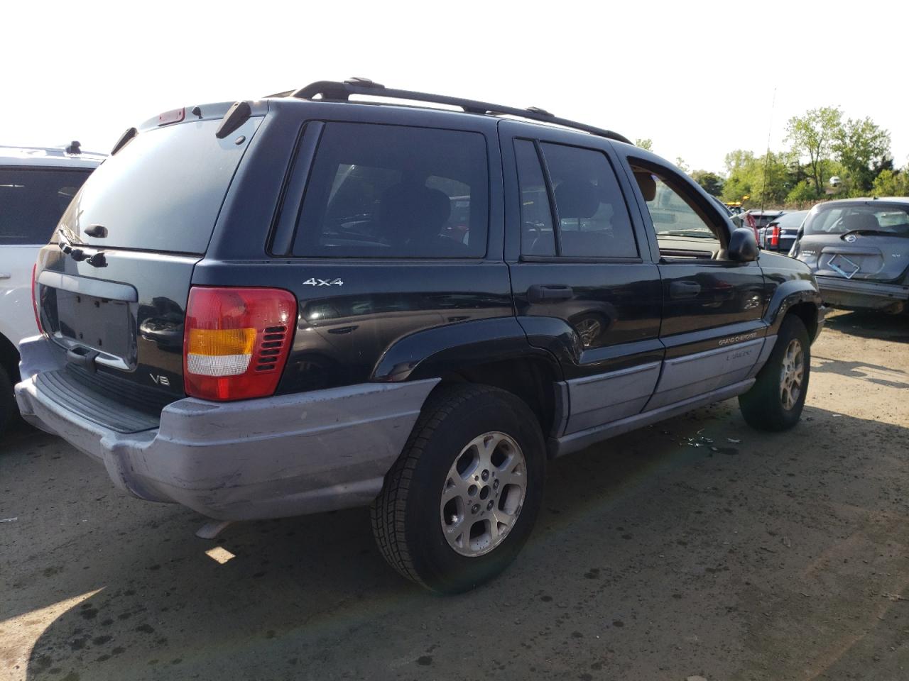 Image 3 of 2000 JEEP GRAND CHEROKEE LAREDO 2000 with VIN 1J4GW48N6YC324112