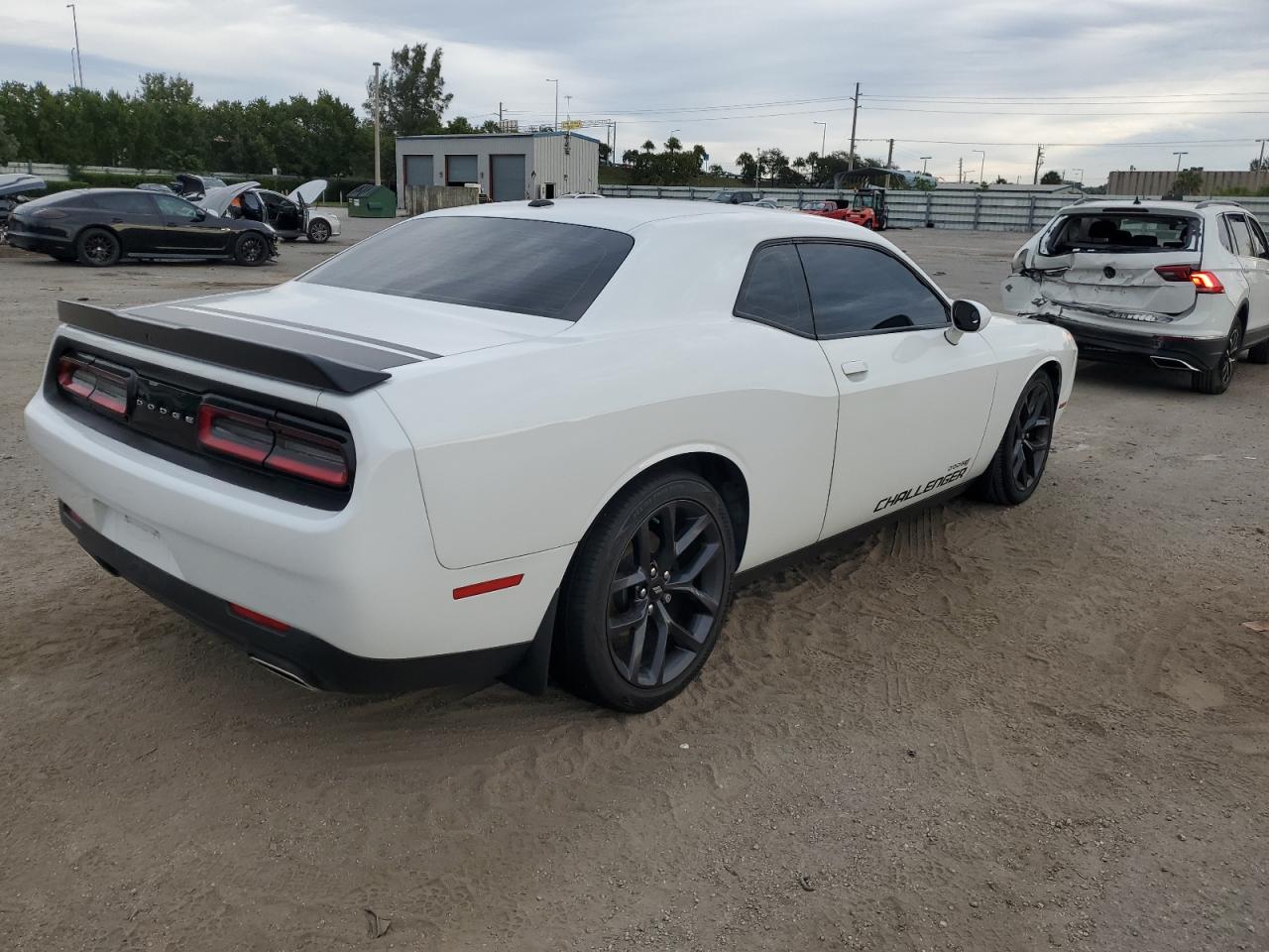 Image 3 of 2019 DODGE CHALLENGER GT 2019 with VIN 2C3CDZJG4KH551777