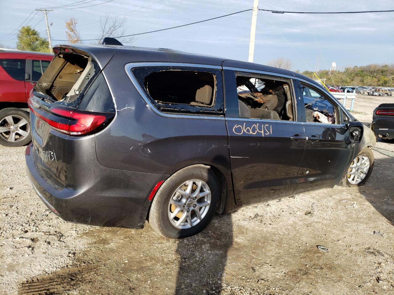 Изображение 3 2023 CHRYSLER PACIFICA TOURING L 2023 с VIN 2C4RC1BG4PR553734