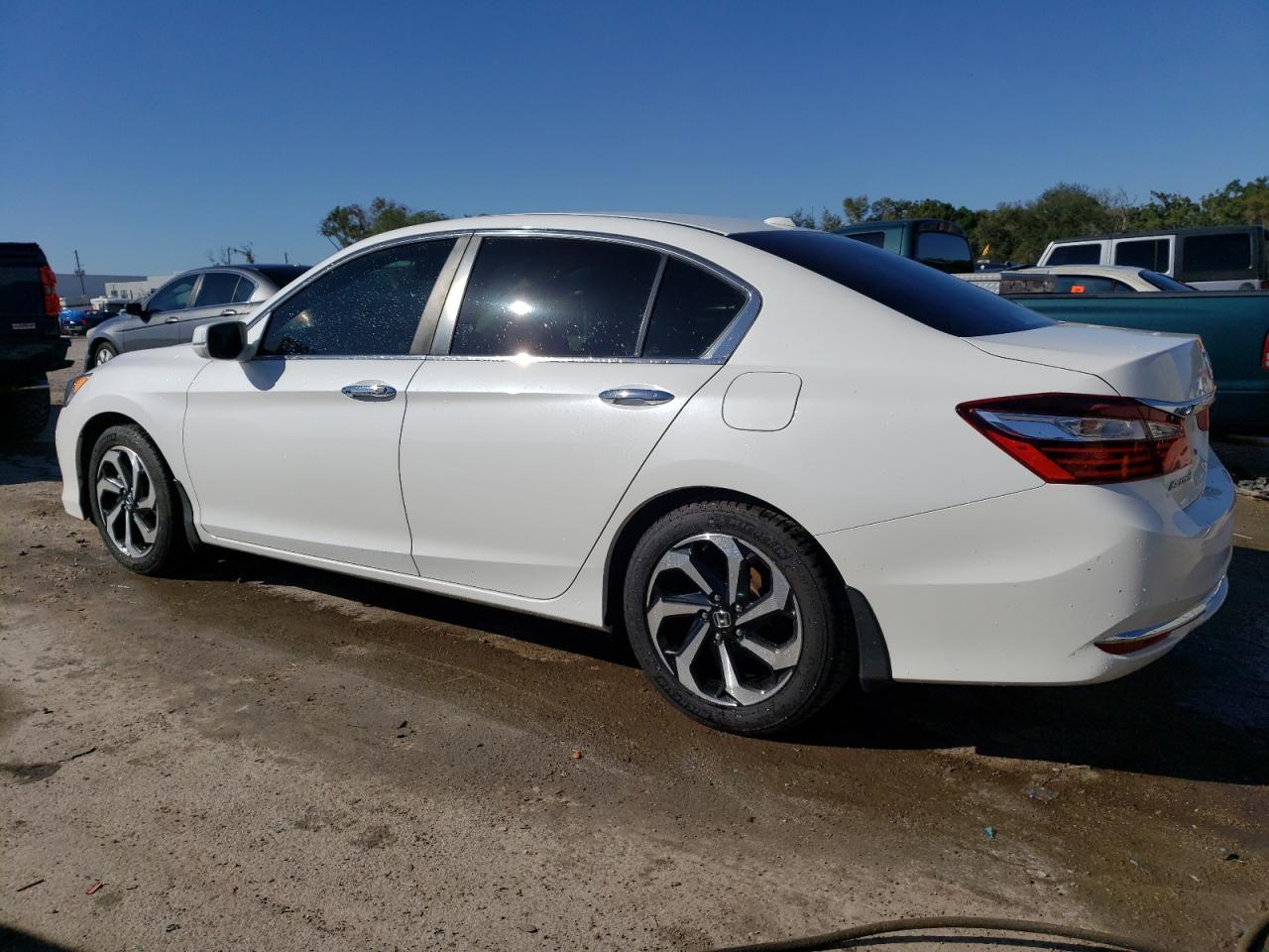 Image 2 of 2016 HONDA ACCORD EXL 2016 with VIN 1HGCR2F80GA106160