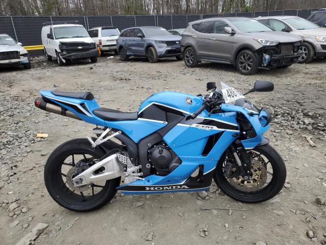 Изображение 2015 HONDA CBR600 RR 2015