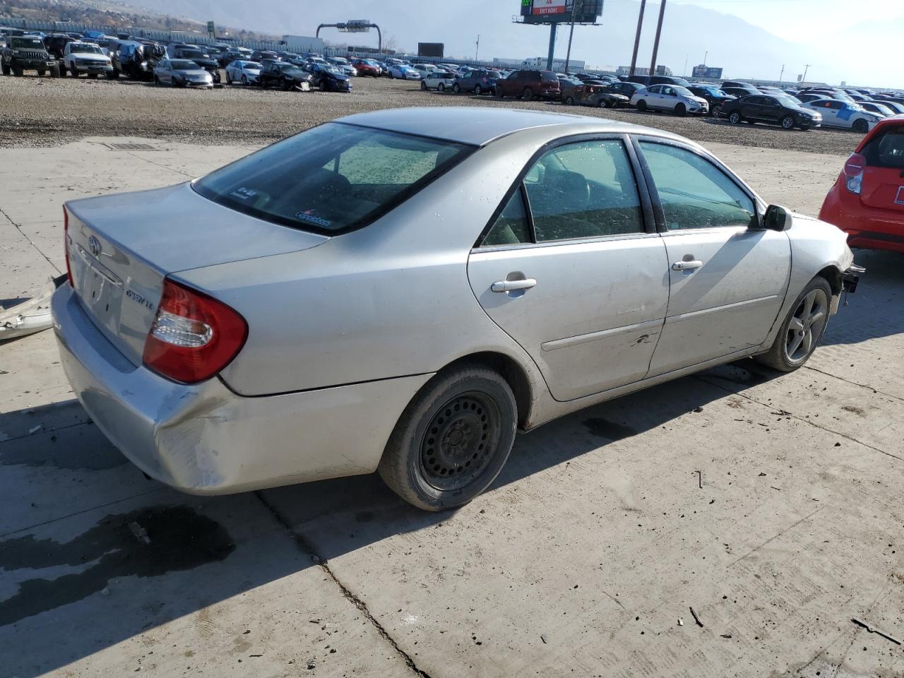 Image 3 of 2004 TOYOTA CAMRY LE 2004 with VIN 4T1BE32K24U351822