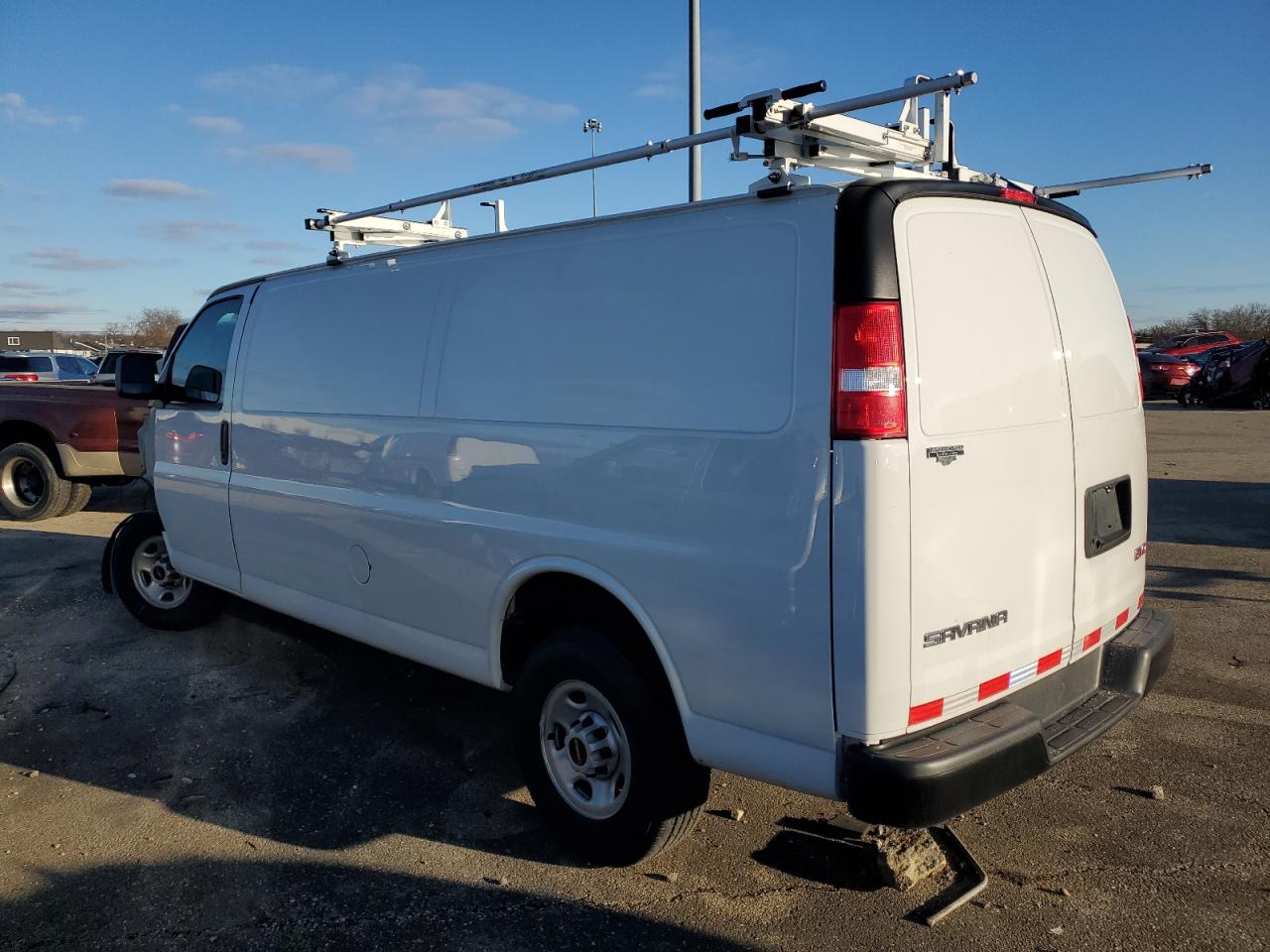 Изображение 2 2023 GMC SAVANA G2500 2023 с VIN 1GTW7BFP5P1103103