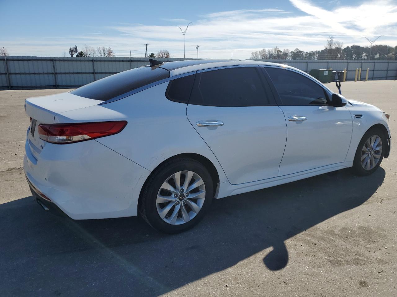 Obraz 3 z 2016 KIA OPTIMA EX 2016 z VIN 5XXGU4L33GG104720