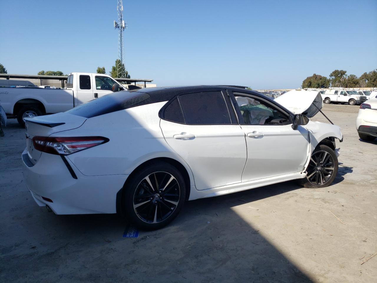 Obraz 3 z 2019 TOYOTA CAMRY XSE 2019 z VIN 4T1B61HK2KU160116