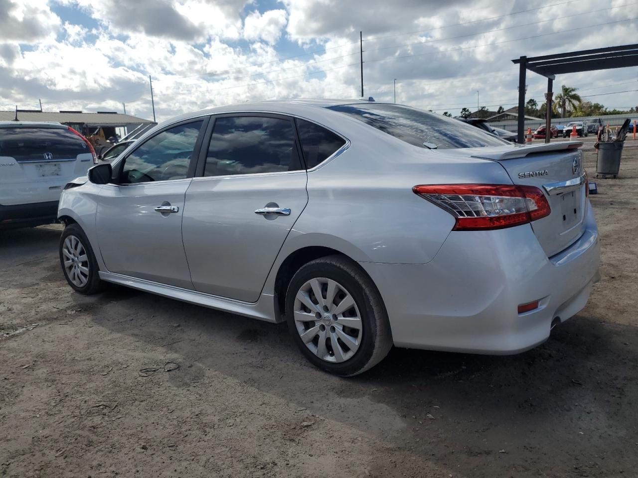 Изображение 2 2015 NISSAN SENTRA S 2015 с VIN 3N1AB7AP5FY317762