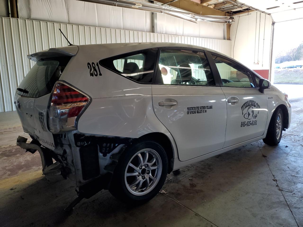 Image 3 of 2017 TOYOTA PRIUS V  2017 with VIN JTDZN3EU5HJ067110