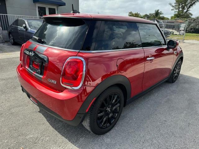 Obraz 3 z 2018 MINI COOPER  2018 z VIN WMWXP5C50J2G63900