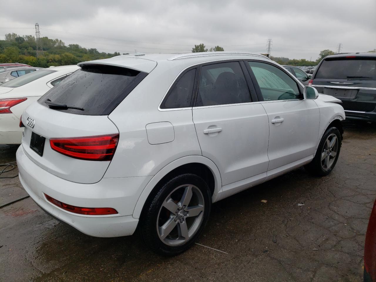 Obraz 3 z 2015 AUDI Q3 PRESTIGE 2015 z VIN WA1FFCFS2FR010739