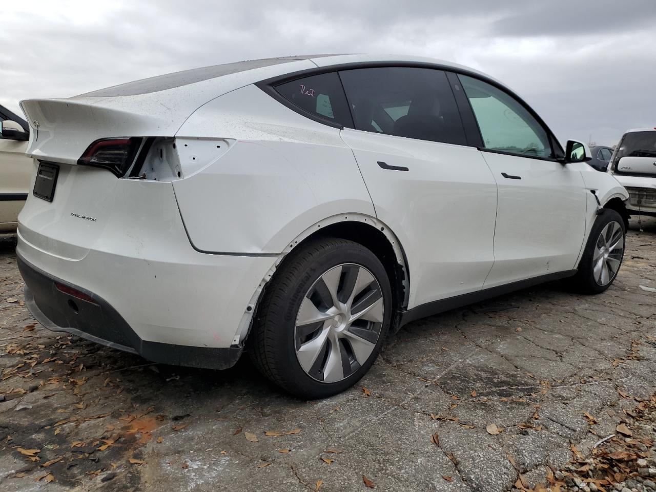 Изображение 3 2023 TESLA MODEL Y  2023 с VIN 7SAYGDEE2PF773142