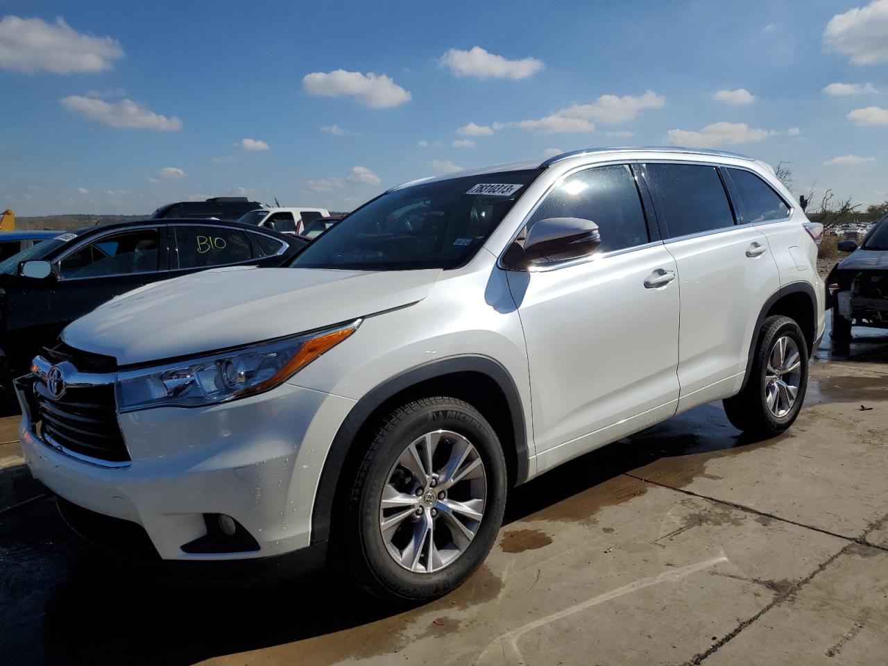 Obraz 1 z 2015 TOYOTA HIGHLANDER XLE 2015 z VIN 5TDKKRFH8FS106772