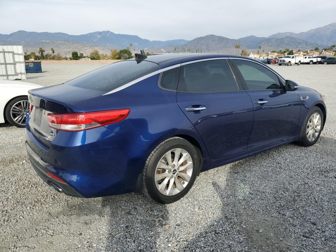 Image 3 of 2016 KIA OPTIMA EX 2016 with VIN 5XXGU4L37GG067283