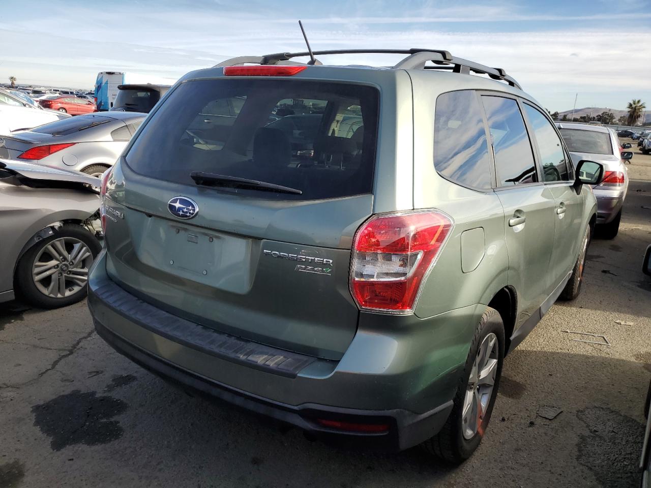 Image 3 of 2015 SUBARU FORESTER 2.5I PREMIUM 2015 with VIN JF2SJAFC0FH551523
