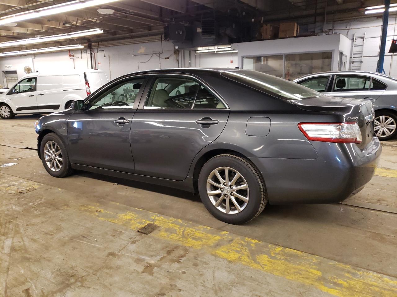 Image 2 of 2011 TOYOTA CAMRY HYBRID 2011 with VIN 4T1BB3EKXBU140644