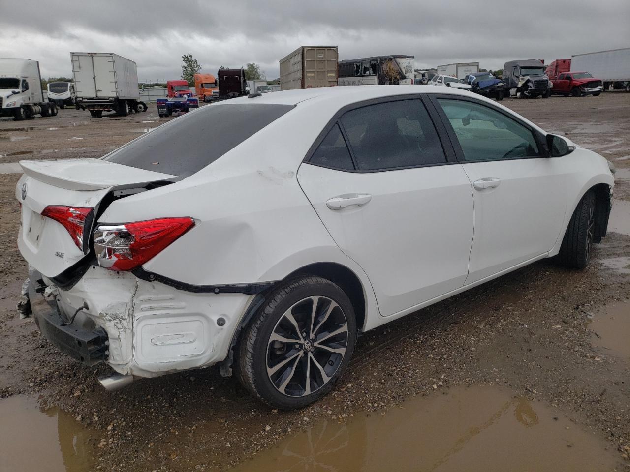 Obraz 3 z 2018 TOYOTA COROLLA L 2018 z VIN 5YFBURHE3JP761825