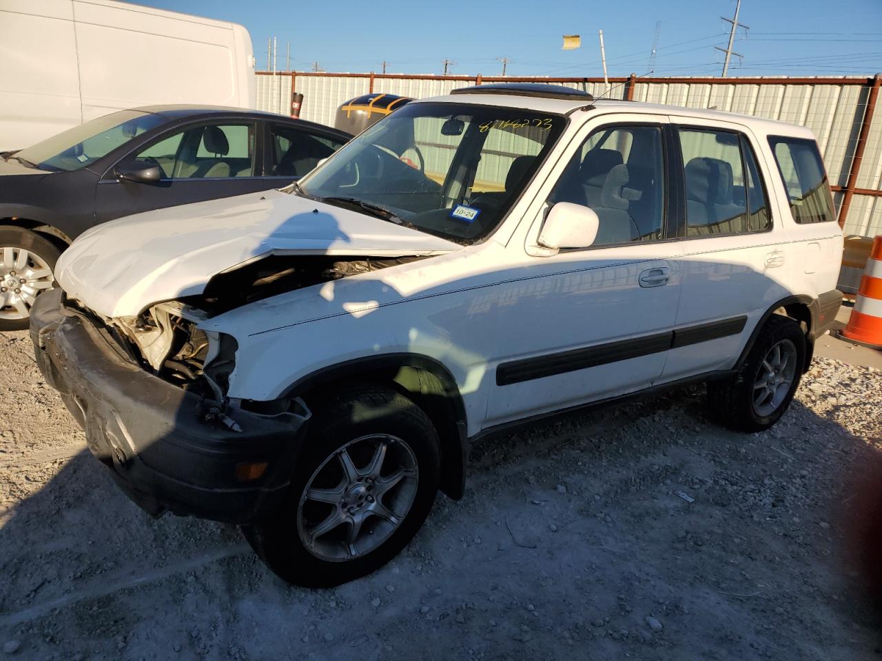 Image 1 of 2000 HONDA CR-V EX 2000 with VIN JHLRD1866YC020017