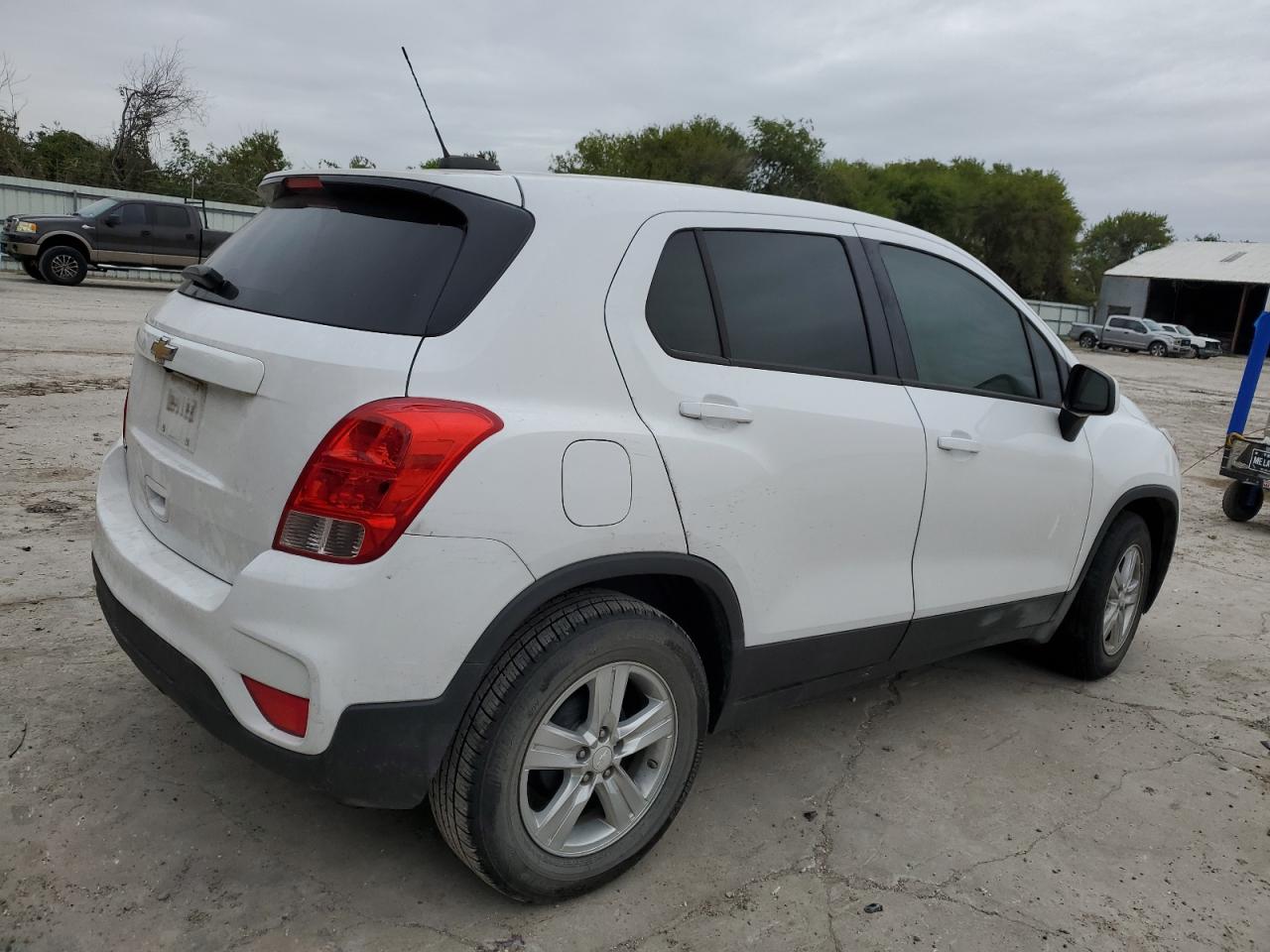 Image 3 of 2020 CHEVROLET TRAX LS 2020 with VIN 3GNCJKSB9LL126702