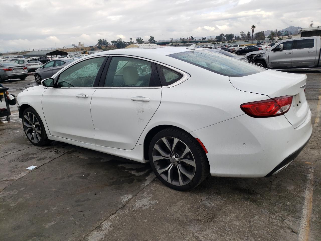 Obraz 2 z 2016 CHRYSLER 200 C 2016 z VIN 1C3CCCCG8GN125800