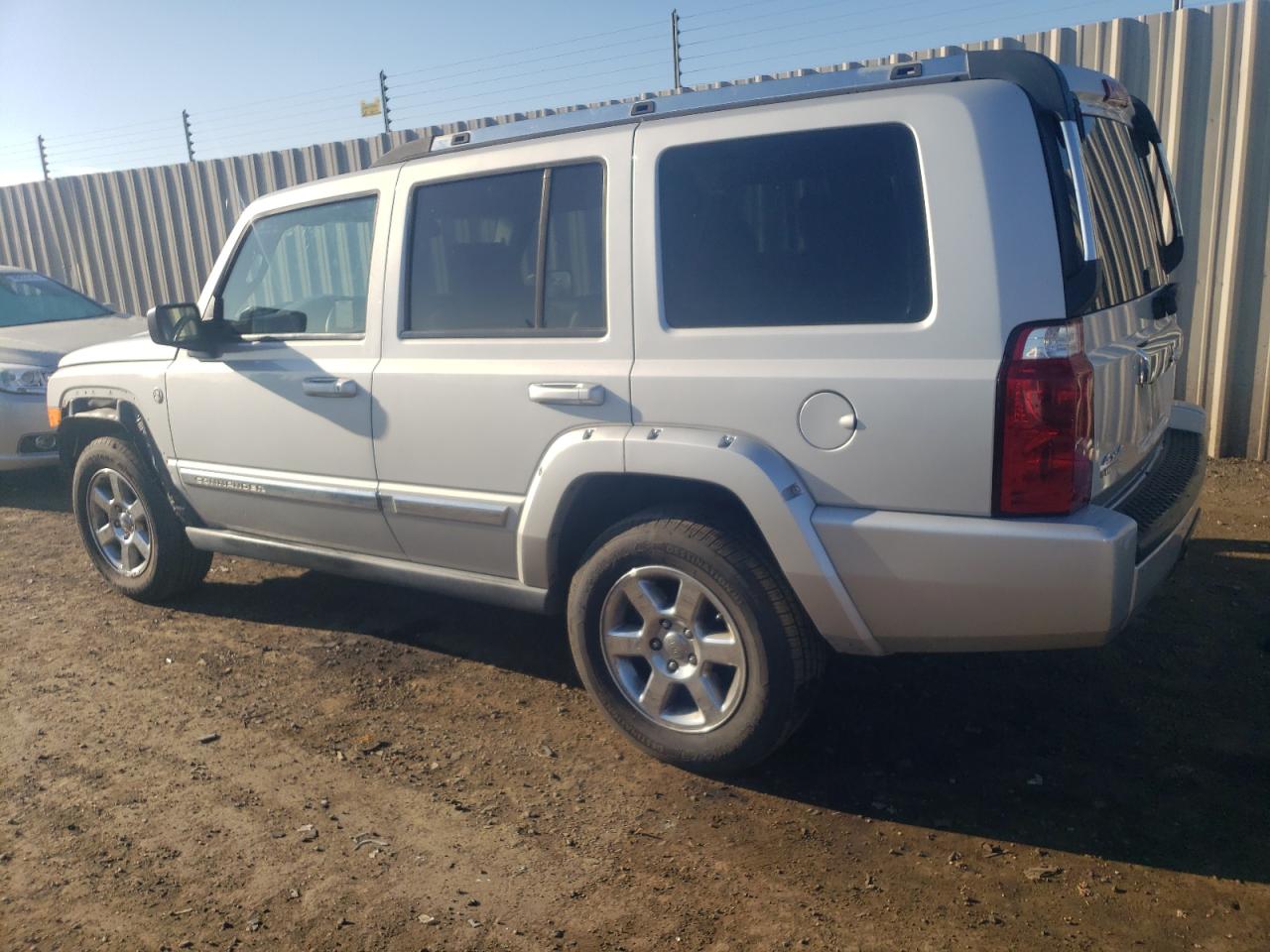 Image 2 of 2006 JEEP COMMANDER LIMITED 2006 with VIN 1J8HG58N96C303080