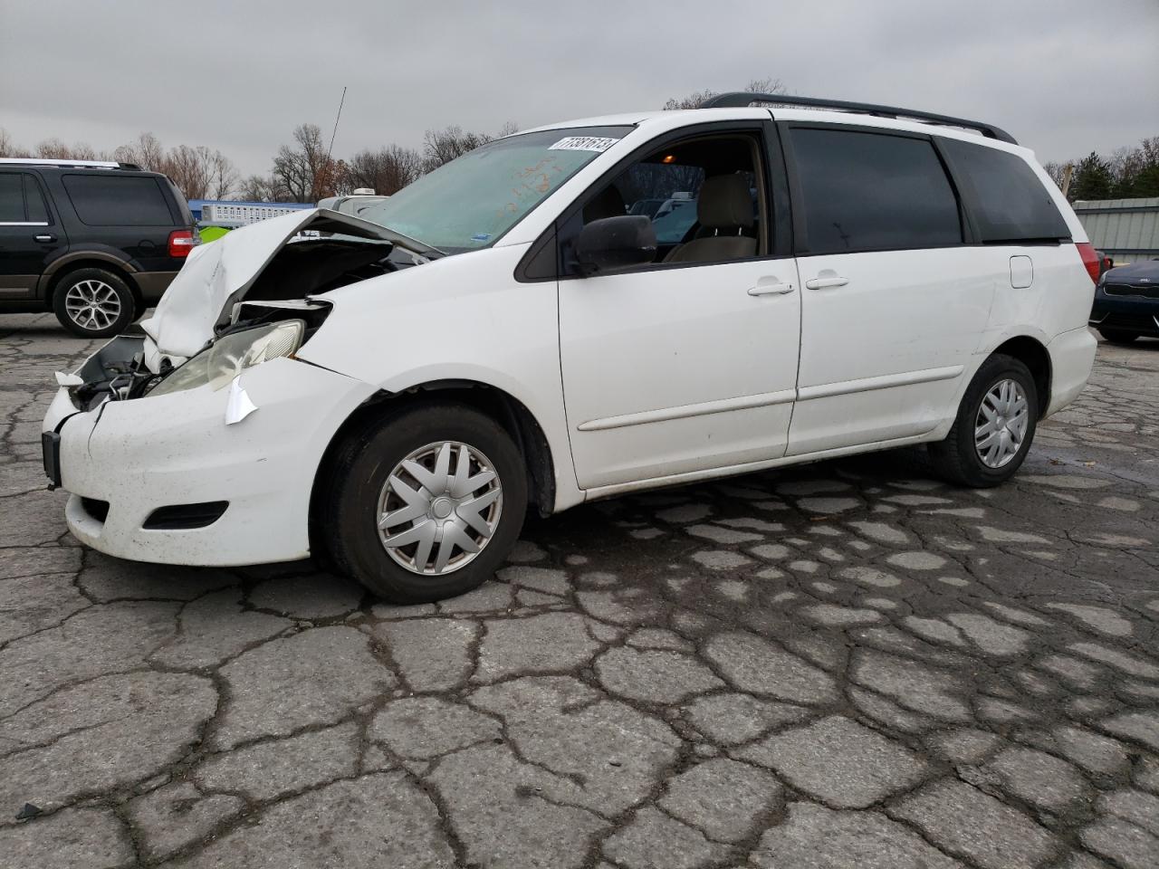 Obraz 1 z 2010 TOYOTA SIENNA CE 2010 z VIN 5TDKK4CC4AS317343