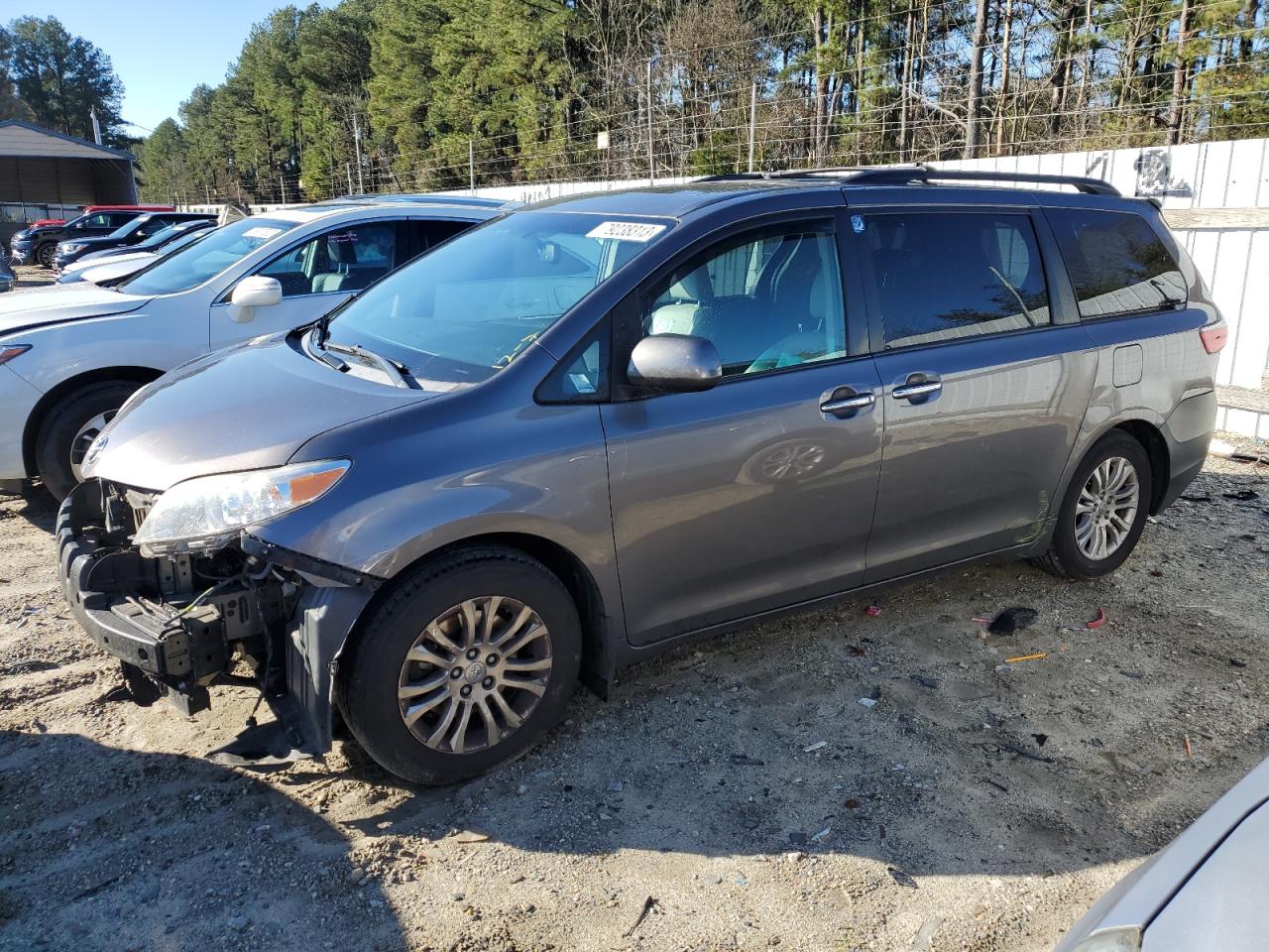 Изображение 2017 TOYOTA SIENNA XLE 2017