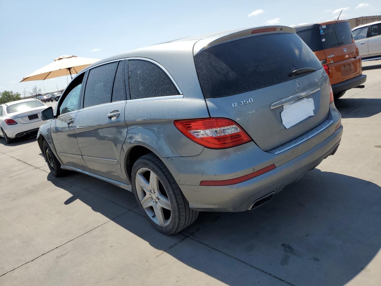 Image 2 of Mercedes-Benz R 350 4Matic 2011 with VIN 4JGCB6FE6BA129723