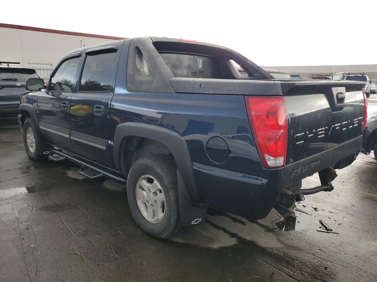 Image 2 of 2005 CHEVROLET AVALANCHE K1500 2005 with VIN 3GNEK12Z05G277632