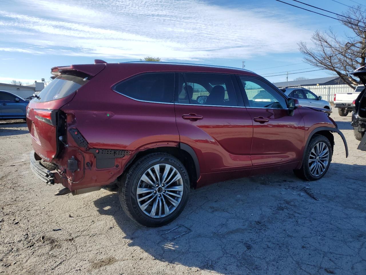 Image 3 of 2020 TOYOTA HIGHLANDER PLATINUM 2020 with VIN 5TDFZRBH6LS032301