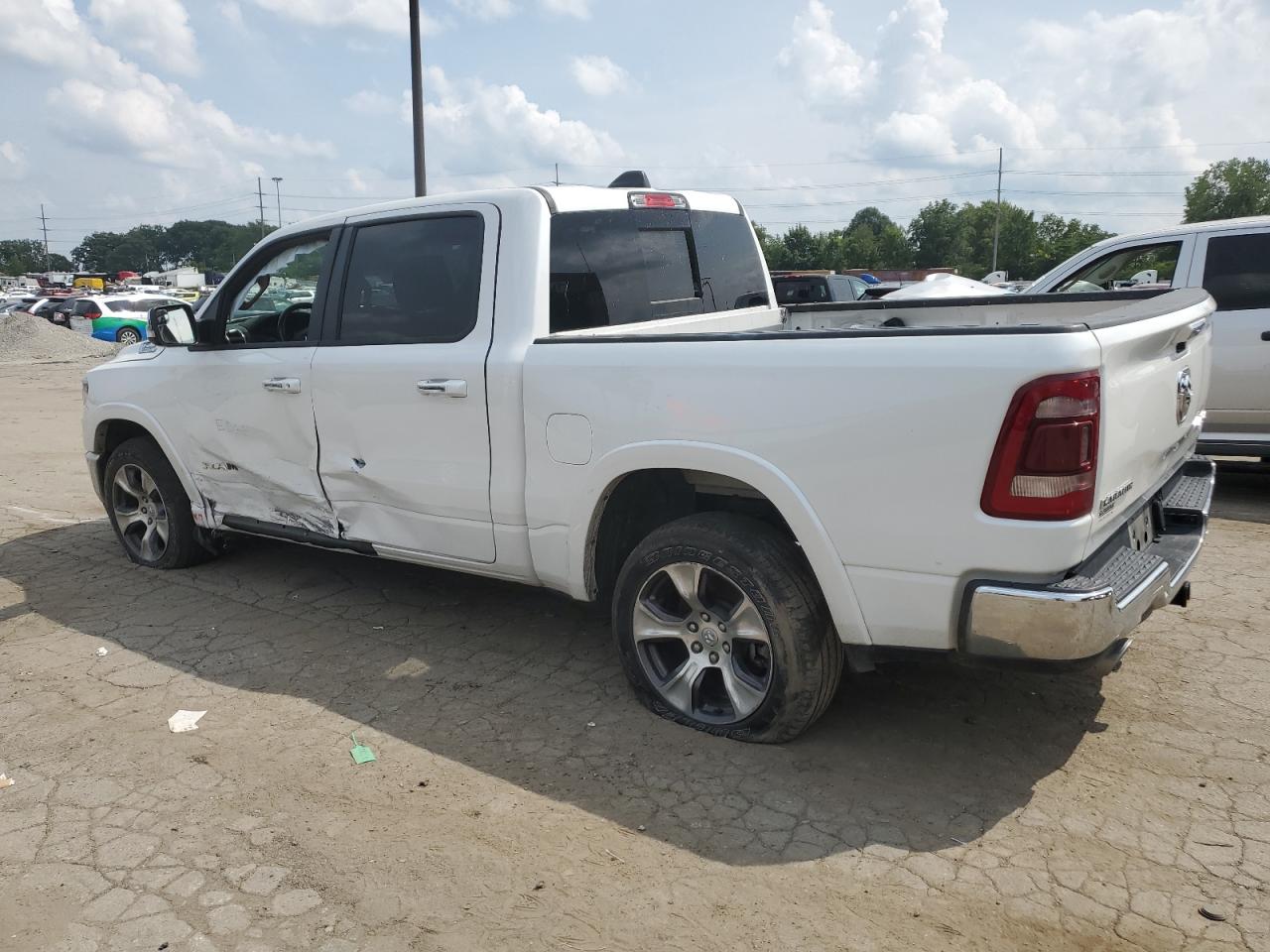 Obraz 2 z 2021 RAM 1500 LARAMIE 2021 z VIN 1C6SRFJT4MN692953