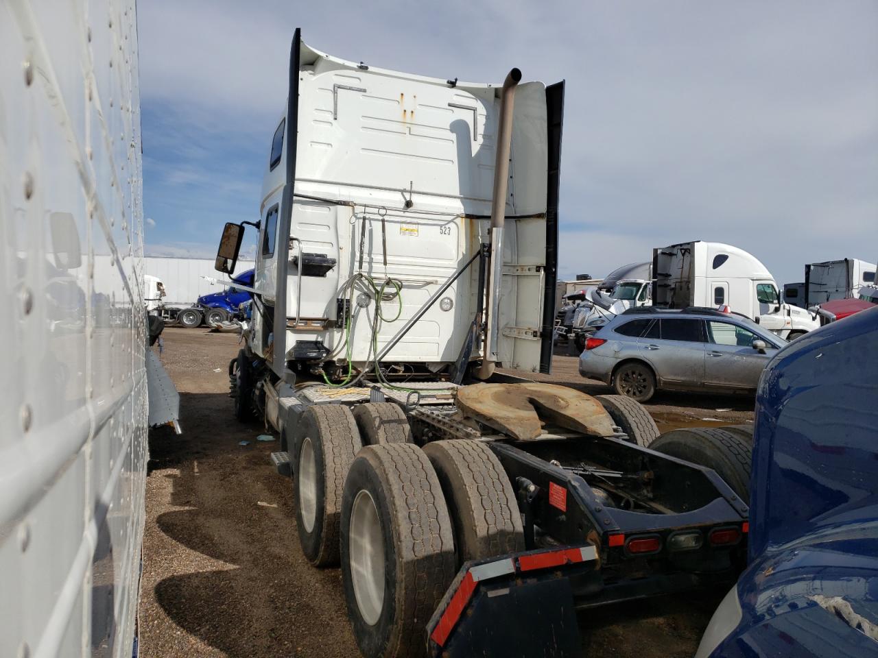 Image 3 of 2018 VOLVO VN VNL 2018 with VIN 4V4NC9EH6JN885796