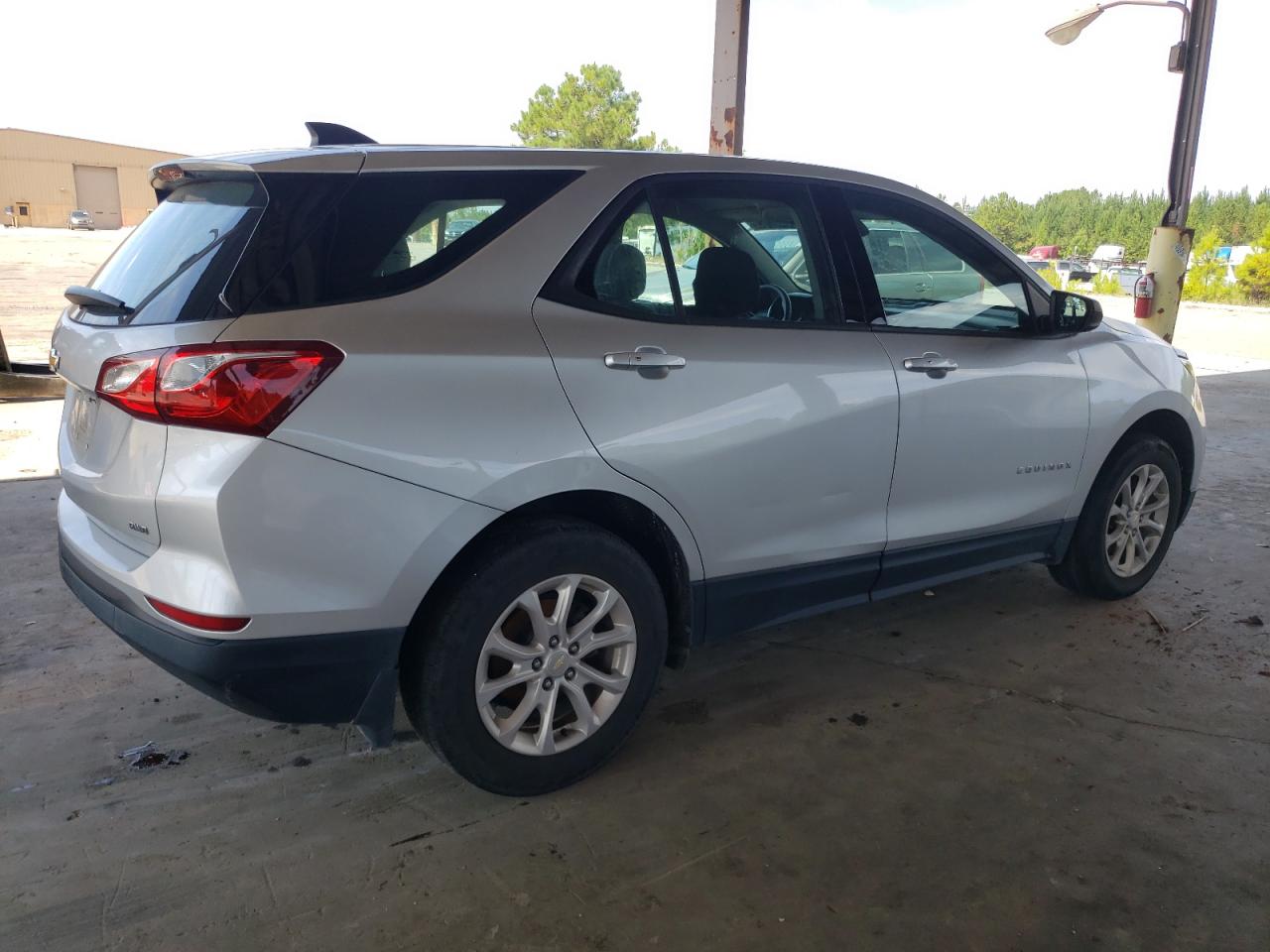 Изображение 3 2019 CHEVROLET EQUINOX LS 2019 с VIN 3GNAXSEV8KS579631