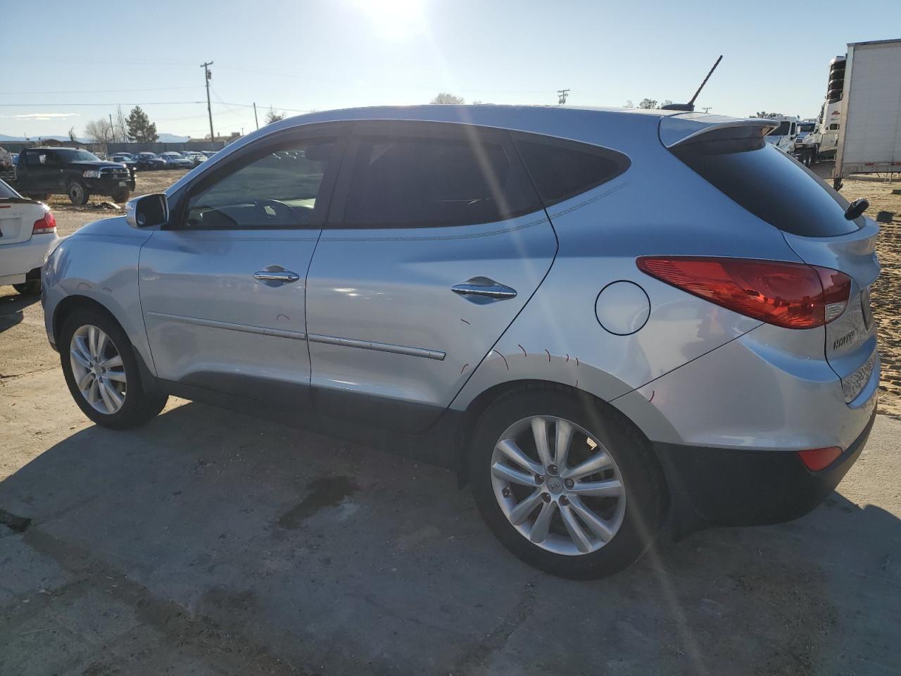 Image 2 of 2011 HYUNDAI TUCSON GLS 2011 with VIN KM8JUCAC8BU229861