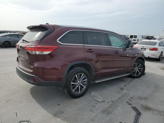 Image 3 of 2018 TOYOTA HIGHLANDER SE 2018 with VIN 5TDKZRFH1JS263287