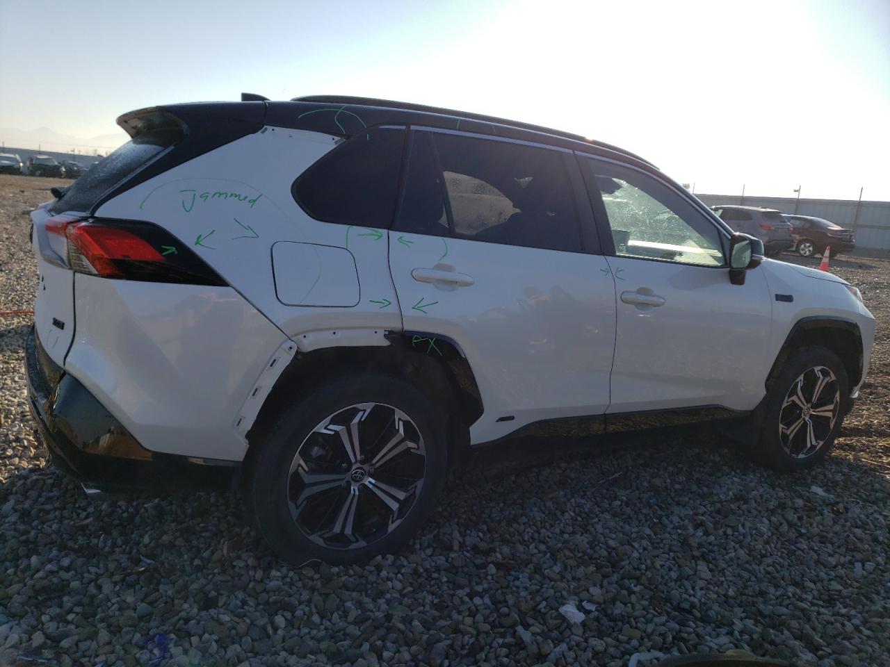 Изображение 3 2021 TOYOTA RAV4 PRIME XSE 2021 с VIN JTMEB3FV0MD012409