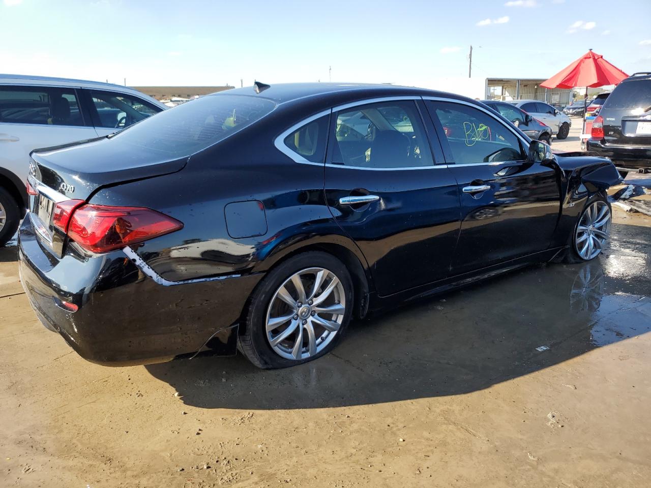 Obraz 3 z 2018 INFINITI Q70 3.7 LUXE 2018 z VIN JN1BY1AP6JM180908