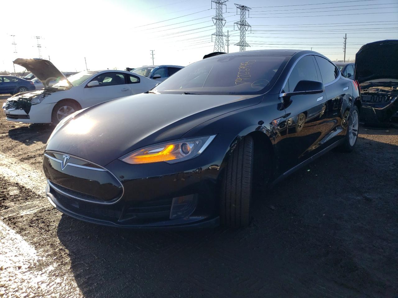 Obraz 1 z 2015 TESLA MODEL S 85D 2015 z VIN 5YJSA1H25FF096638