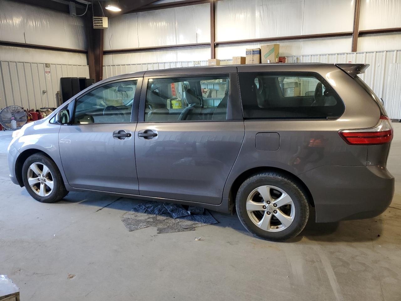 Изображение 2 2015 TOYOTA SIENNA  2015 с VIN 5TDZK3DC8FS541018