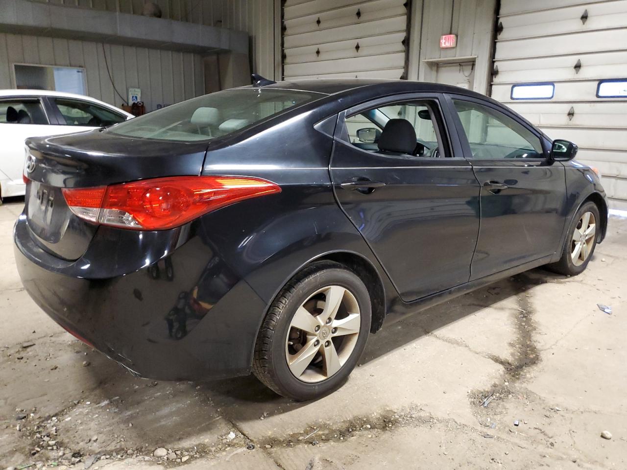 Image 3 of 2013 HYUNDAI ELANTRA GLS 2013 with VIN KMHDH4AE2DU580258