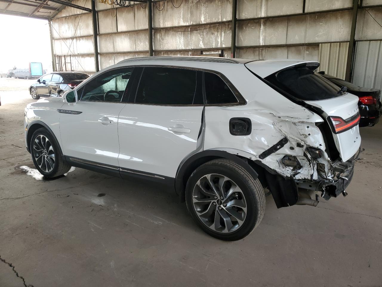 Изображение 2 2022 LINCOLN NAUTILUS RESERVE 2022 с VIN 2LMPJ6K91NBL10660